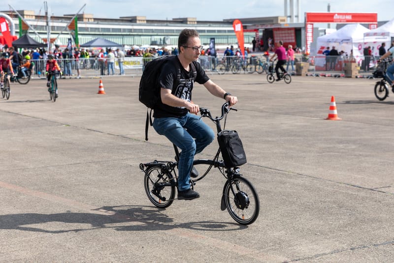 Essai d un Brompton électrique pliant au VELOBerlin 2024