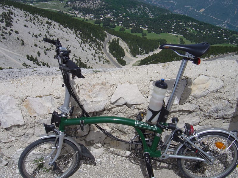 Un Brompton au sommet du Mont Ventoux
