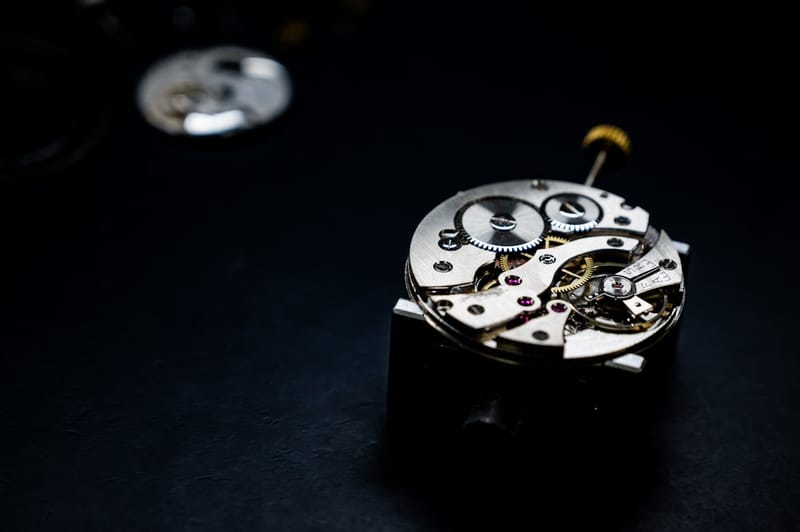 Macro de rouages d'une montre mécanique